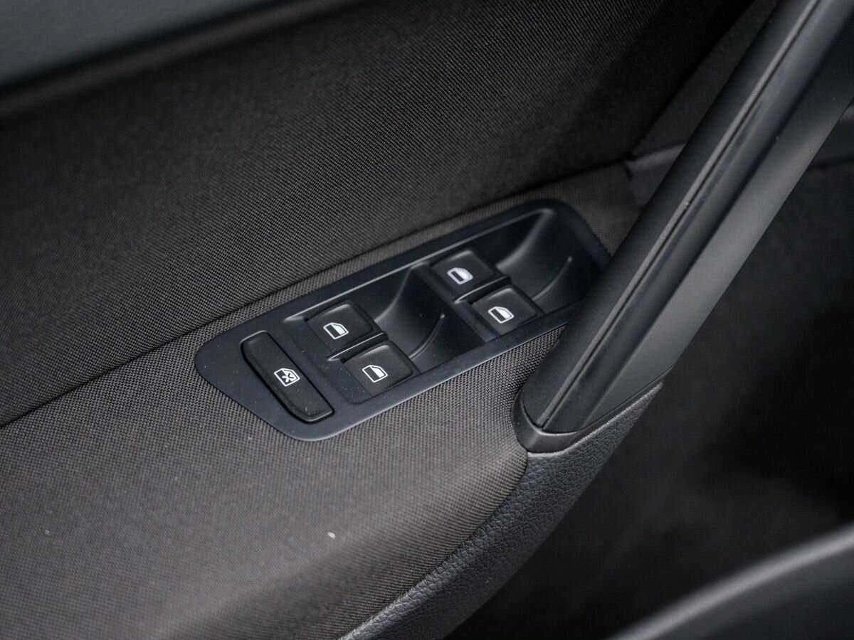 Volkswagen Golf с пробегом — 2014 год. Фото: #14