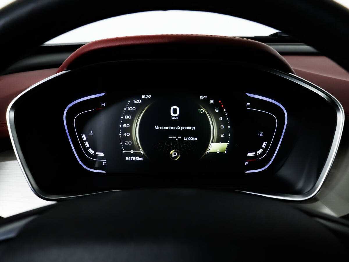 Geely Coolray с пробегом — 2022 год. Фото: #7