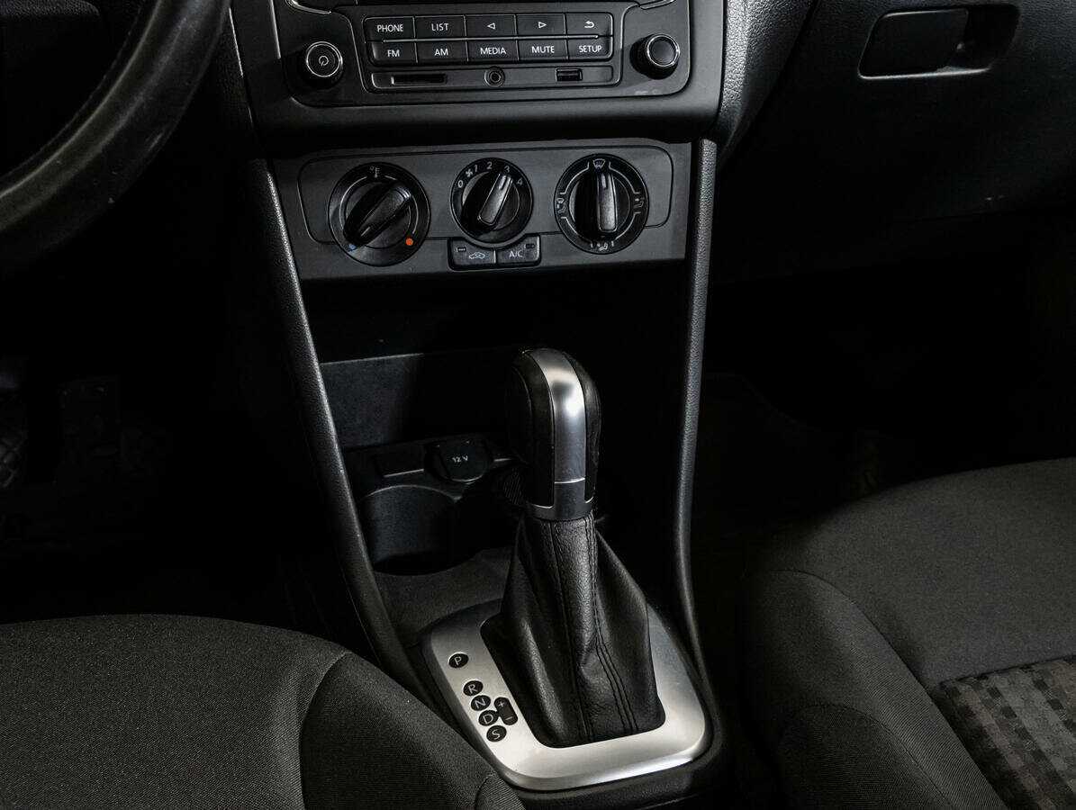 Volkswagen Polo с пробегом — 2020 год. Фото: #12