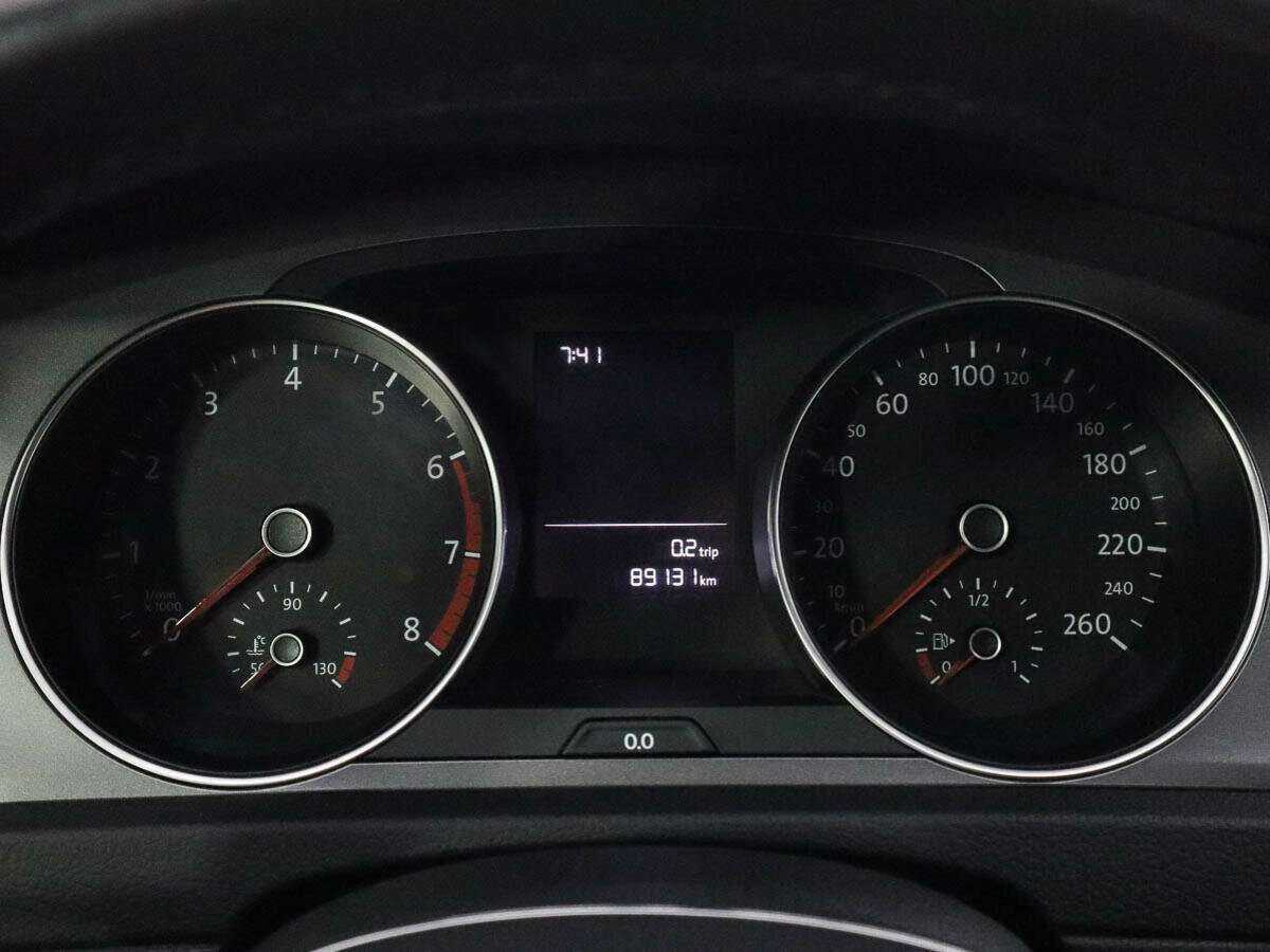 Volkswagen Golf с пробегом — 2014 год. Фото: #7