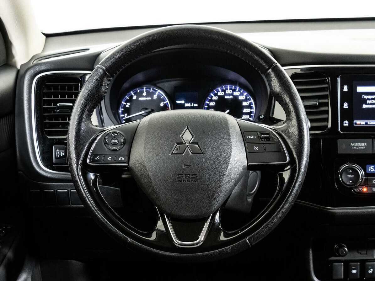 Mitsubishi Outlander с пробегом — 2018 год. Фото: #12