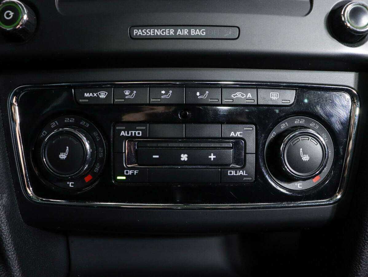 Skoda Superb с пробегом — 2013 год. Фото: #19