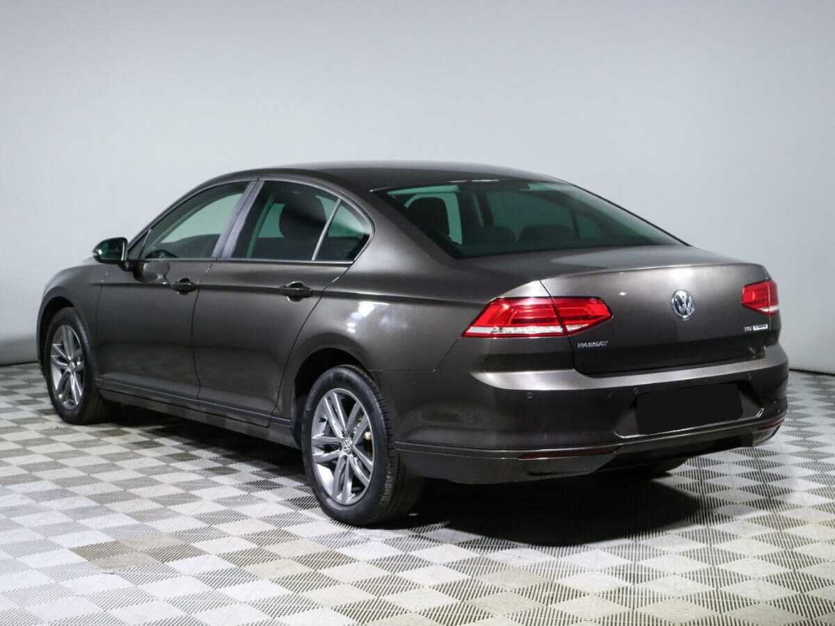 Volkswagen Passat с пробегом — 2016 год. Фото: #5