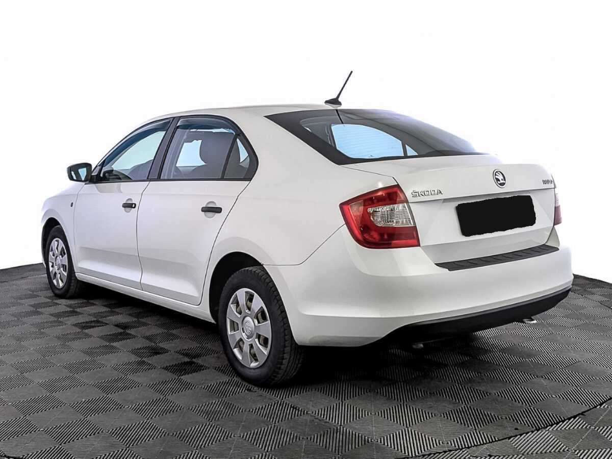 Skoda Rapid с пробегом — 2017 год. Фото: #6