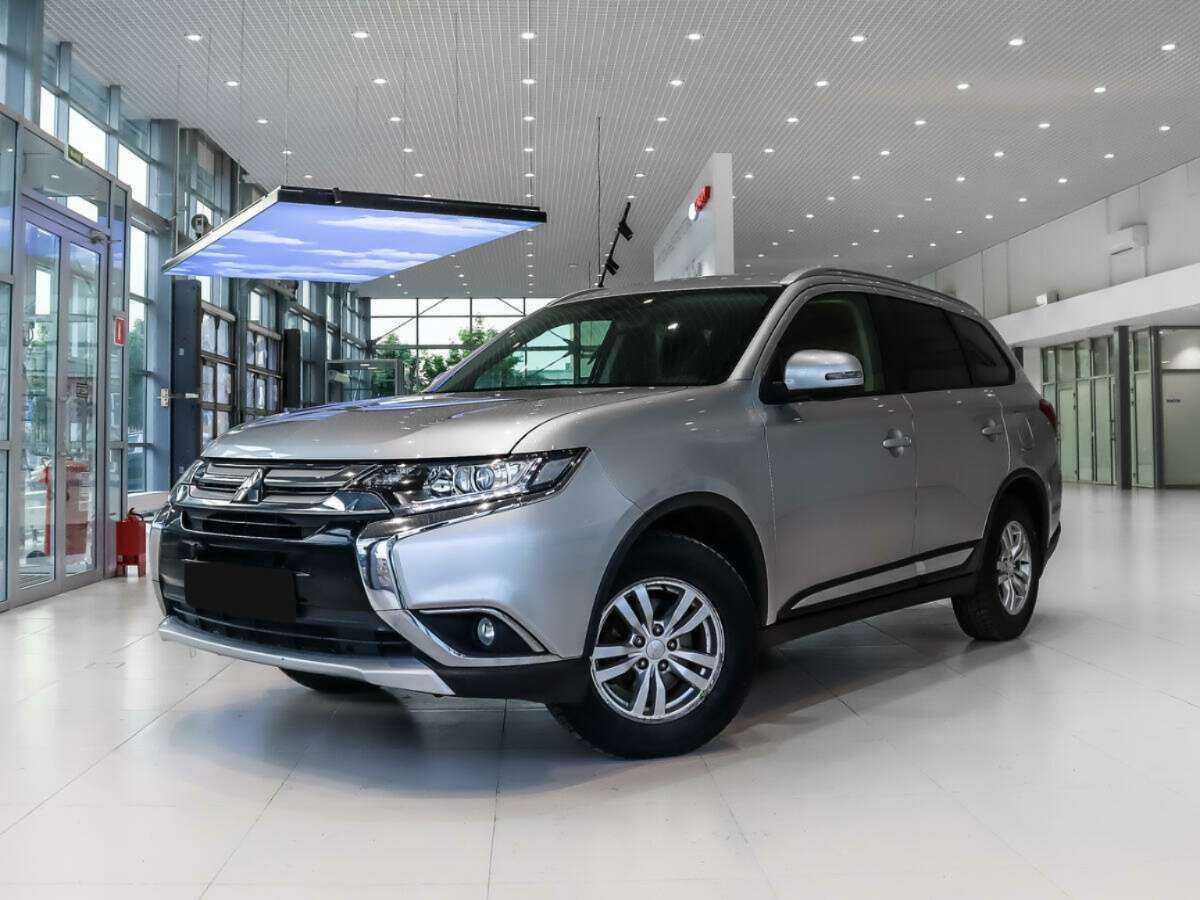 Mitsubishi Outlander с пробегом — 2016 год. Посмотреть фото