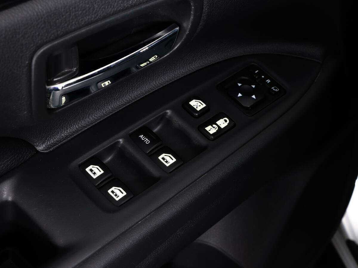 Mitsubishi Outlander с пробегом — 2018 год. Фото: #11