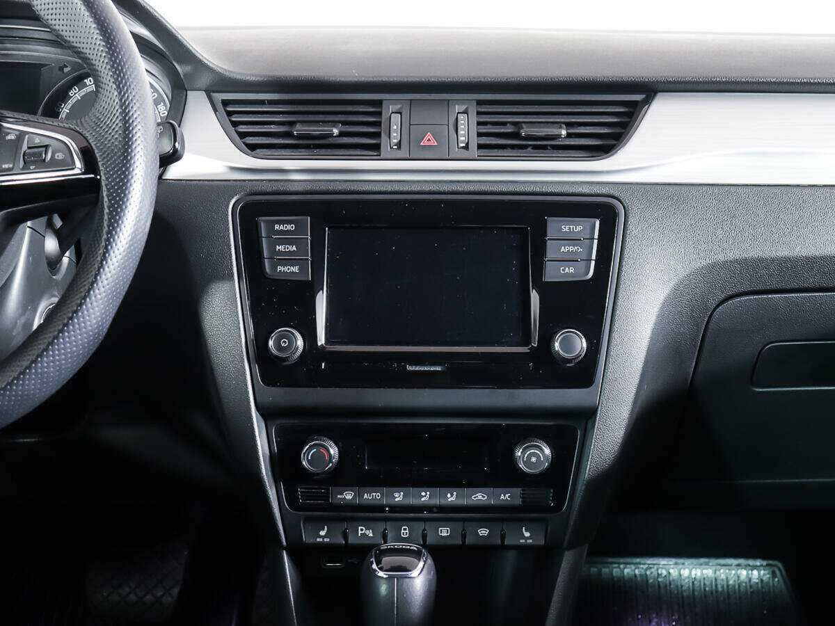 Skoda Rapid с пробегом — 2019 год. Фото: #11