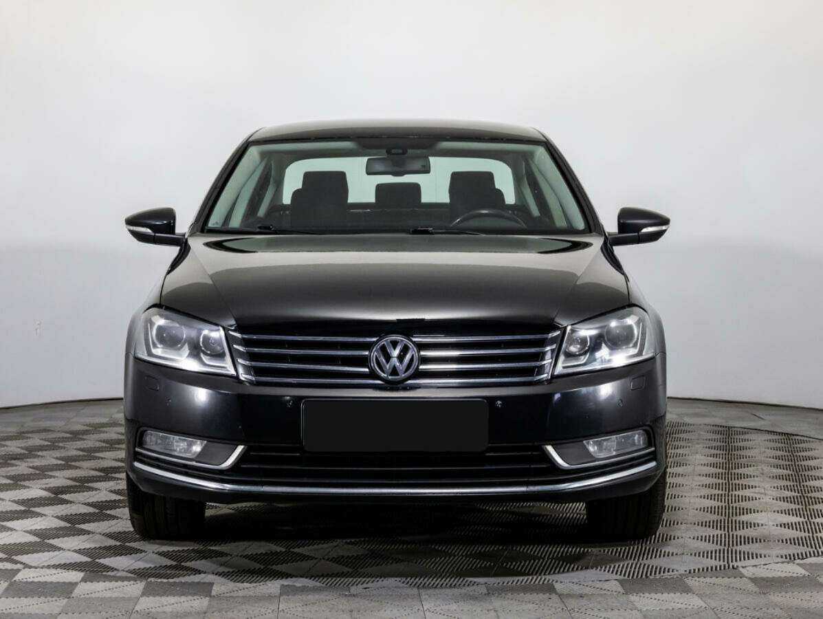Volkswagen Passat с пробегом — 2012 год. Фото: #1