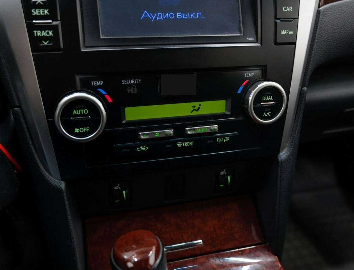 Toyota Camry с пробегом — 2014 год. Фото: #22
