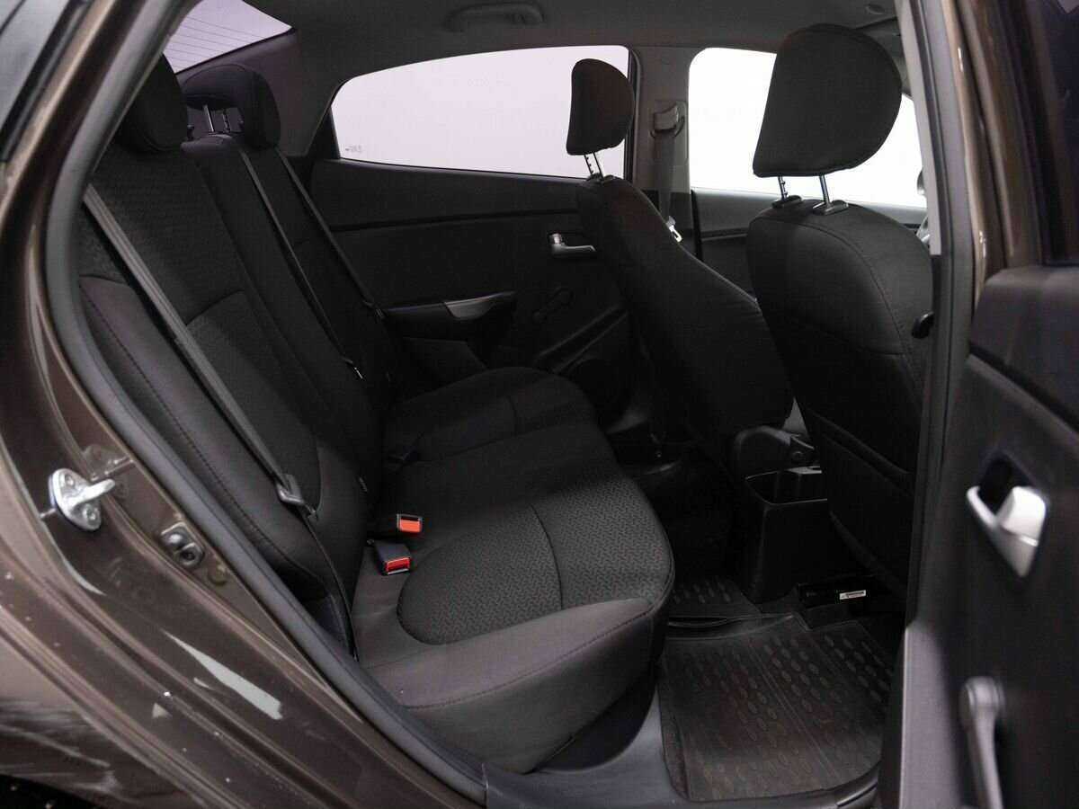 Kia Rio с пробегом — 2017 год. Фото: #9