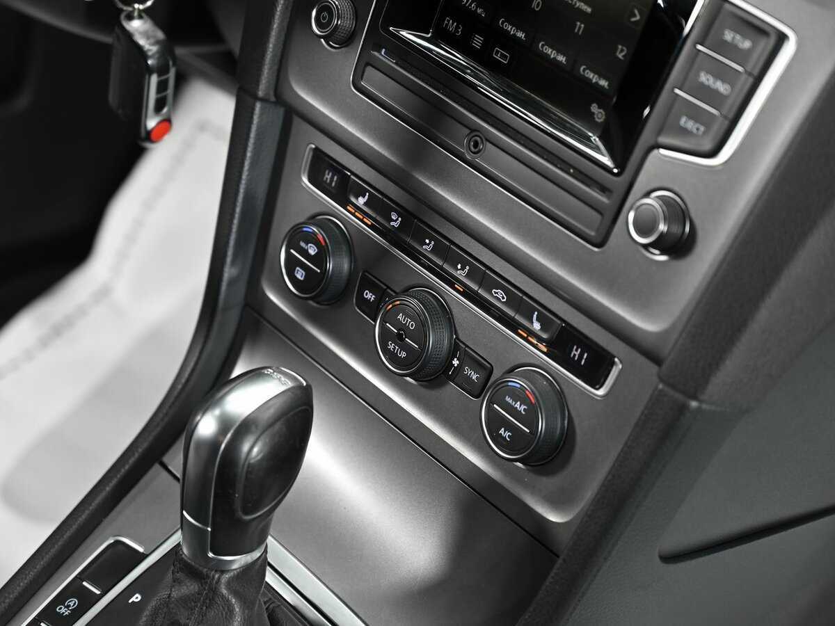 Volkswagen Golf с пробегом — 2013 год. Фото: #10