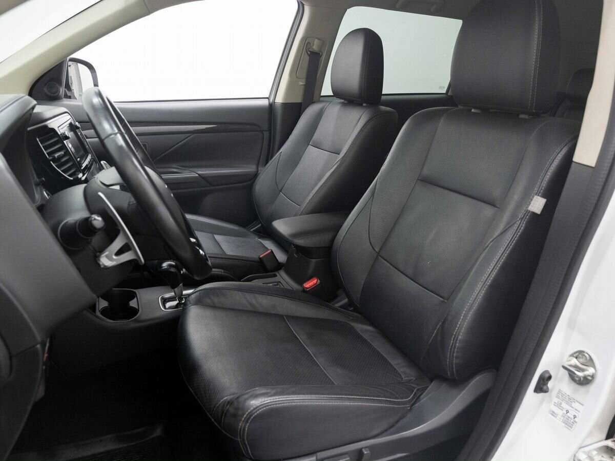 Mitsubishi Outlander с пробегом — 2016 год. Фото: #9
