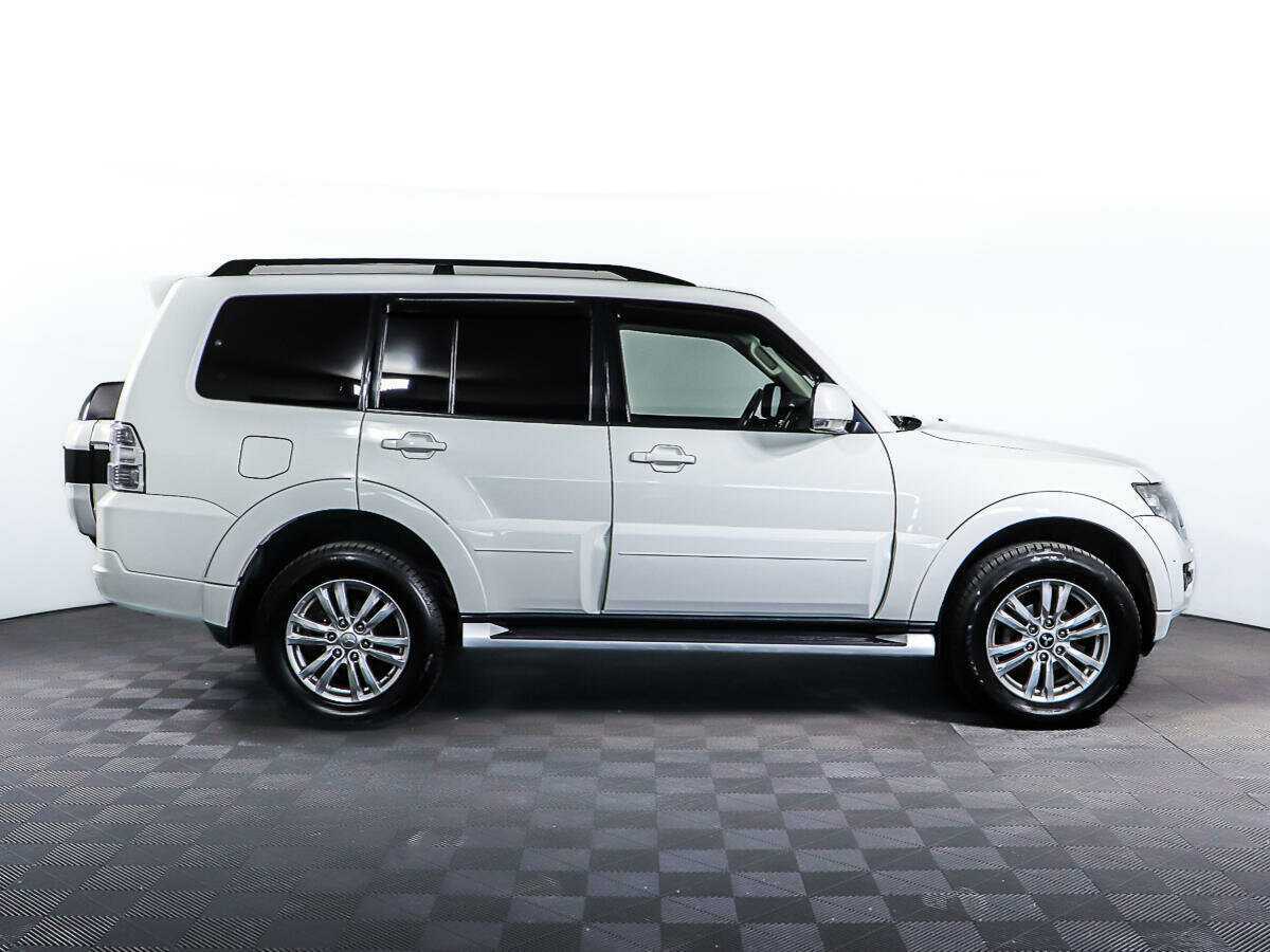 Mitsubishi Pajero с пробегом — 2014 год. Фото: #1