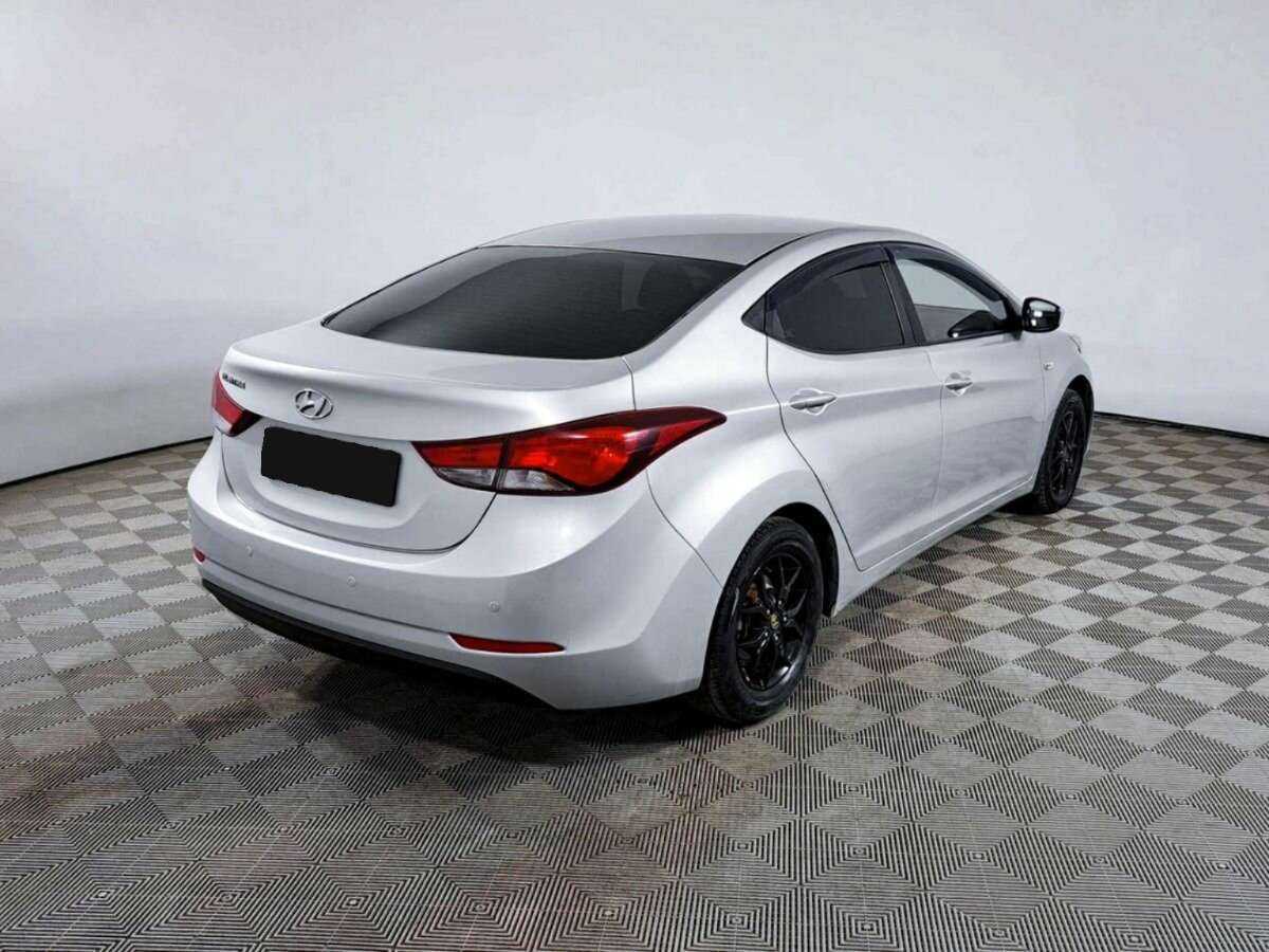 Hyundai Elantra с пробегом — 2015 год. Фото: #4