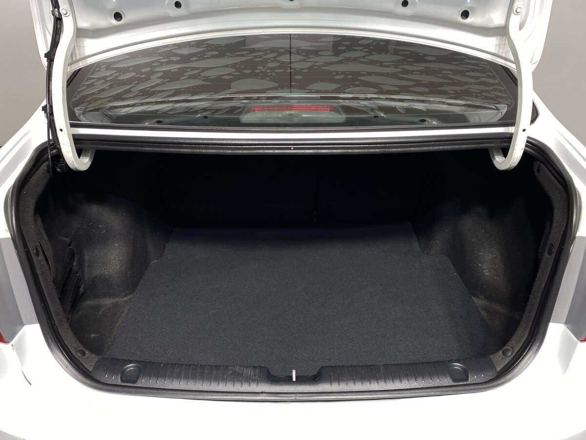 Kia Rio с пробегом — 2014 год. Фото: #9