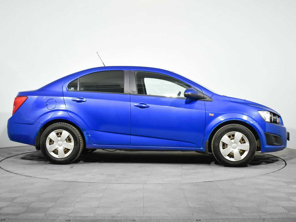 Chevrolet Aveo с пробегом — 2012 год. Фото: #3