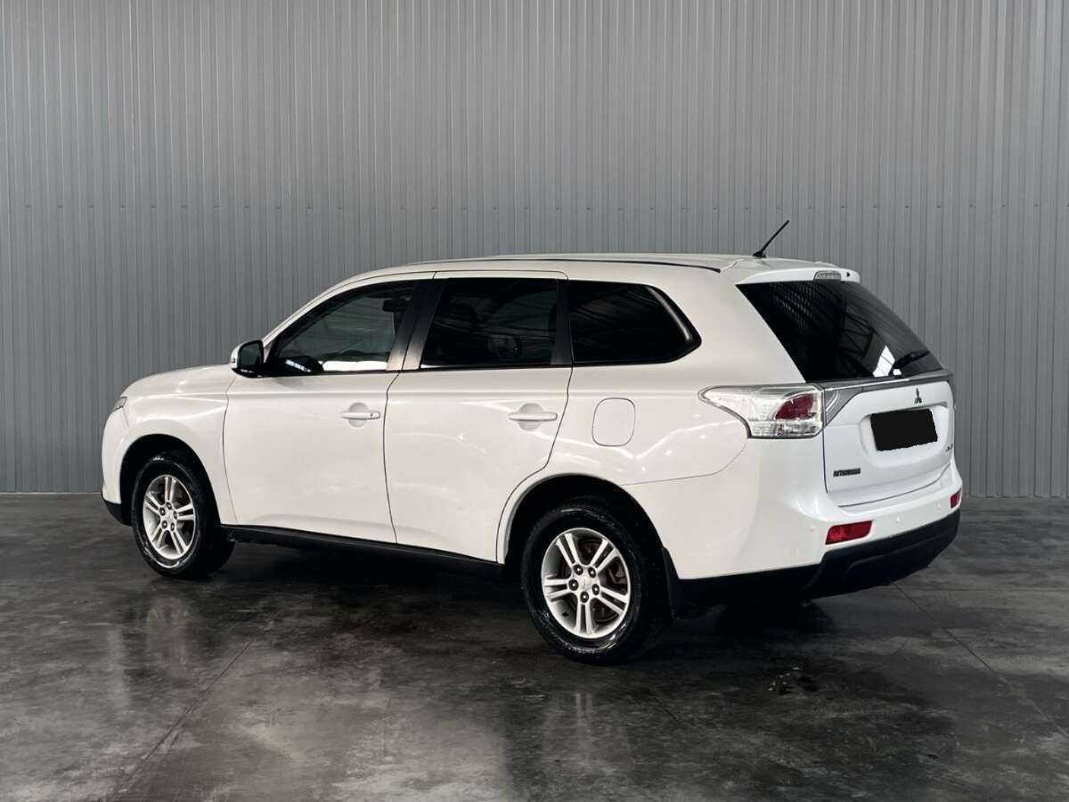 Mitsubishi Outlander с пробегом — 2013 год. Фото: #6