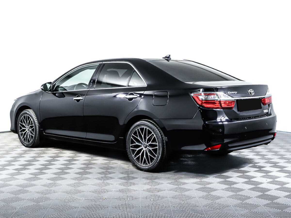 Toyota Camry с пробегом — 2017 год. Фото: #5