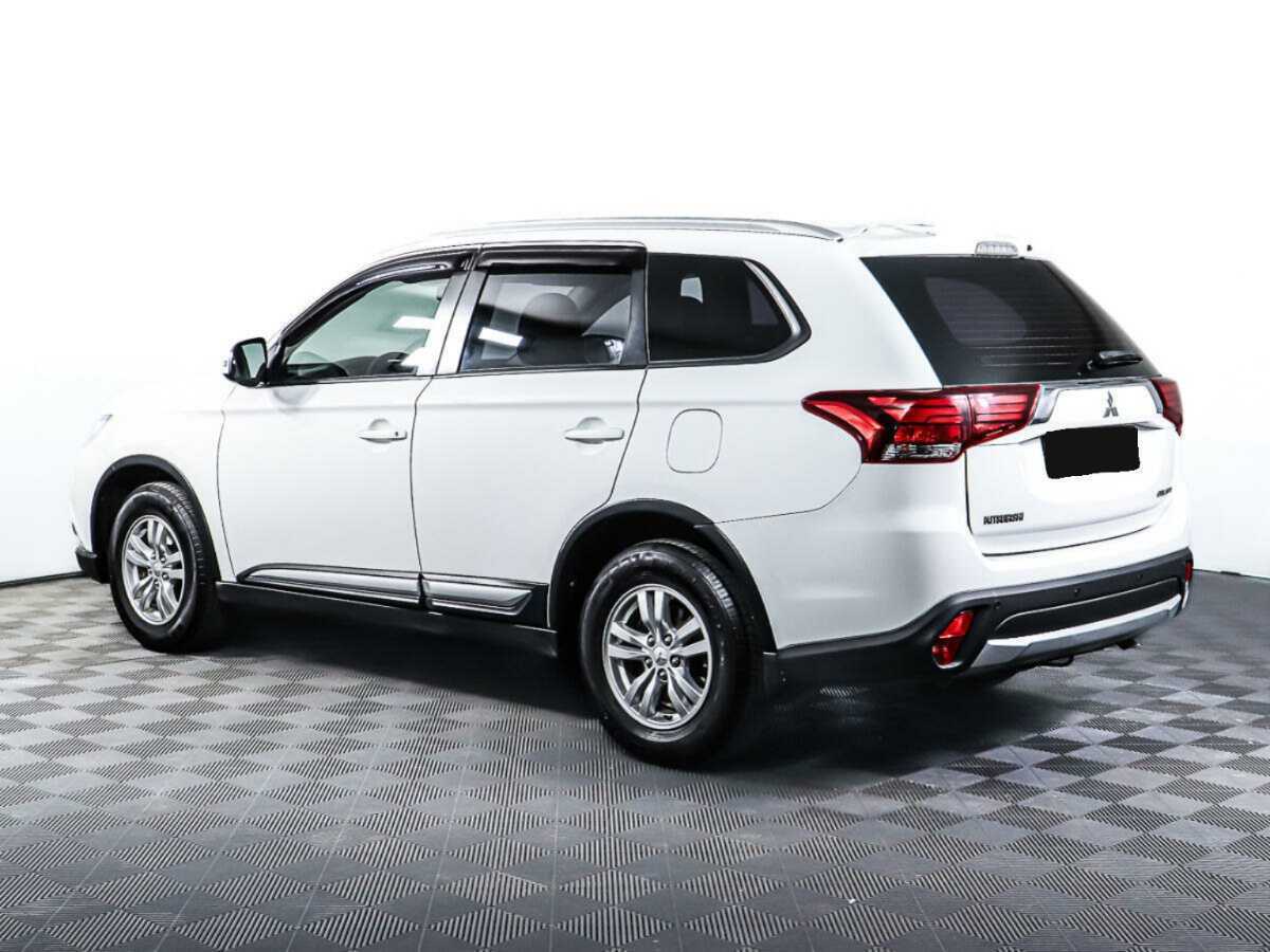Mitsubishi Outlander с пробегом — 2018 год. Фото: #6