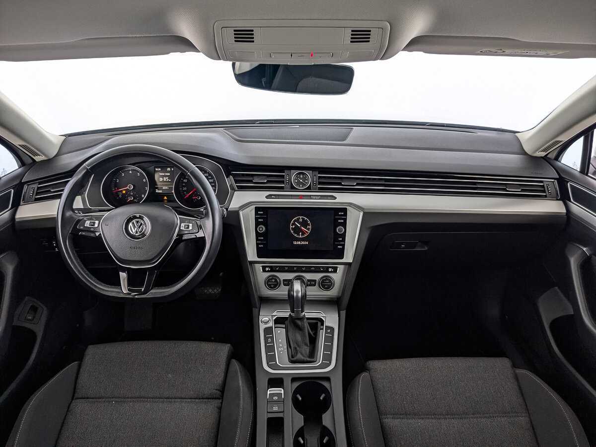 Volkswagen Passat с пробегом — 2019 год. Фото: #11