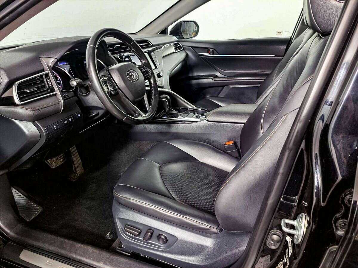 Toyota Camry с пробегом — 2018 год. Фото: #13