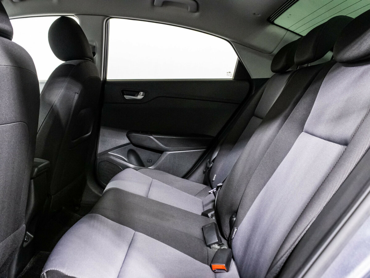 Hyundai Solaris с пробегом — 2021 год. Фото: #11