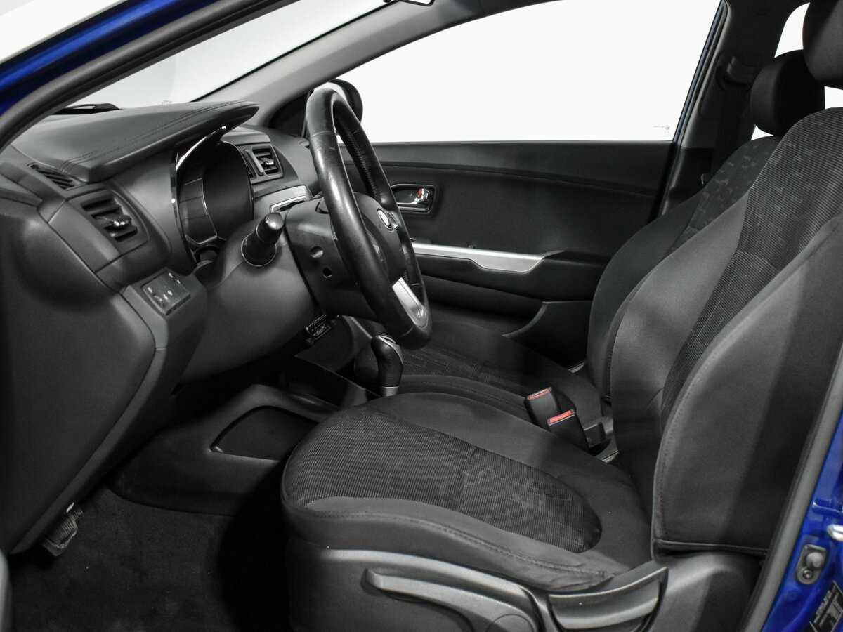 Kia Rio с пробегом — 2013 год. Фото: #9