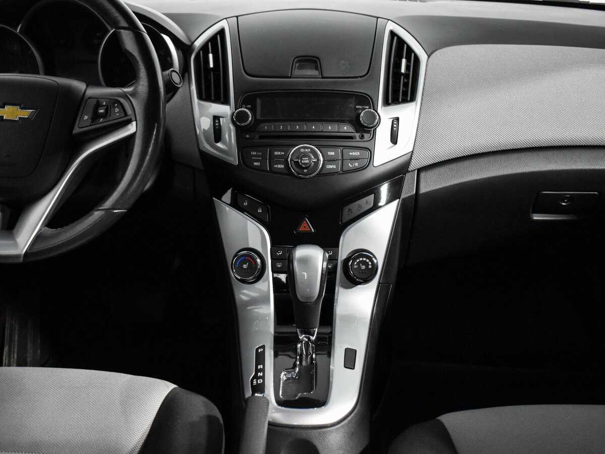 Chevrolet Cruze с пробегом — 2013 год. Фото: #14