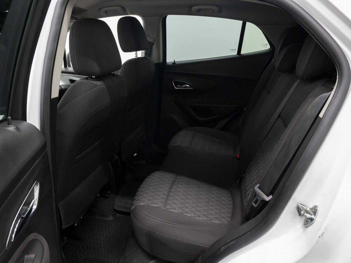 Opel Mokka с пробегом — 2013 год. Фото: #8