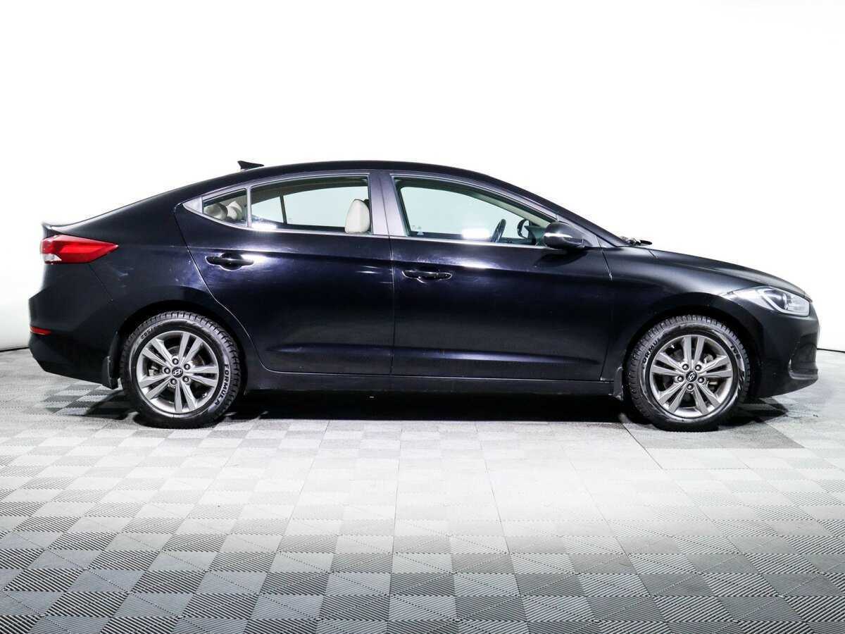 Hyundai Elantra с пробегом — 2018 год. Фото: #3
