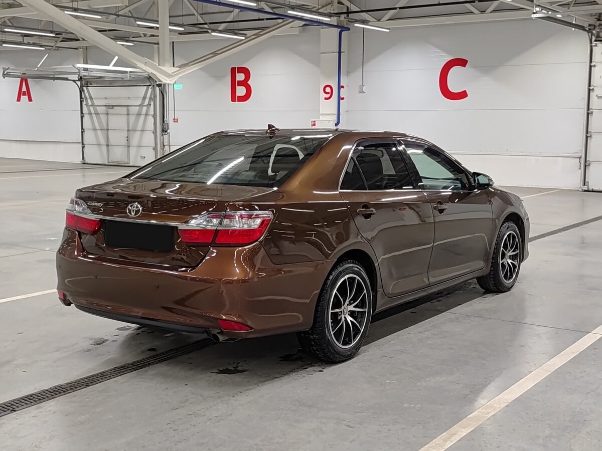 Toyota Camry с пробегом — 2017 год. Фото: #4