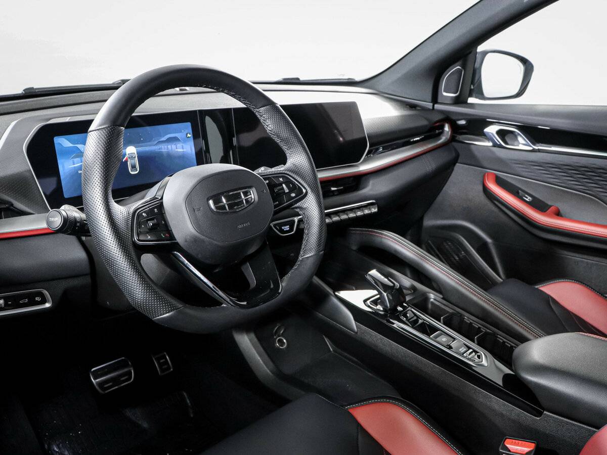 Geely Coolray с пробегом — 2024 год. Фото: #10