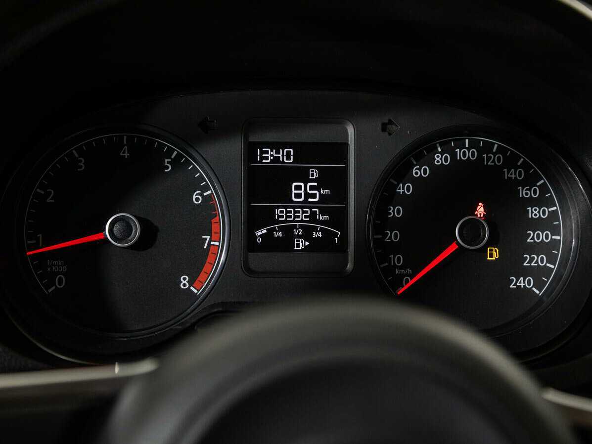 Volkswagen Polo с пробегом — 2018 год. Фото: #9