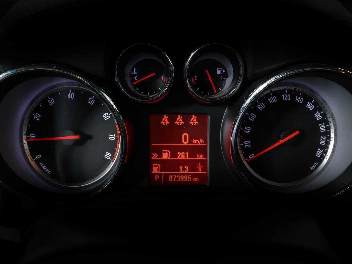 Opel Mokka с пробегом — 2012 год. Фото: #8