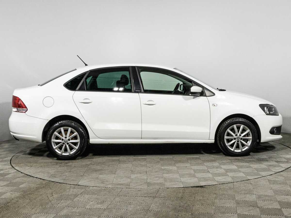 Volkswagen Polo с пробегом — 2015 год. Фото: #3