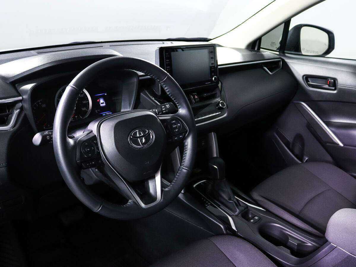 Toyota Corolla Cross с пробегом — 2022 год. Фото: #11