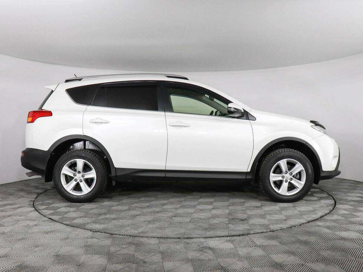 Toyota RAV4 с пробегом — 2014 год. Фото: #3