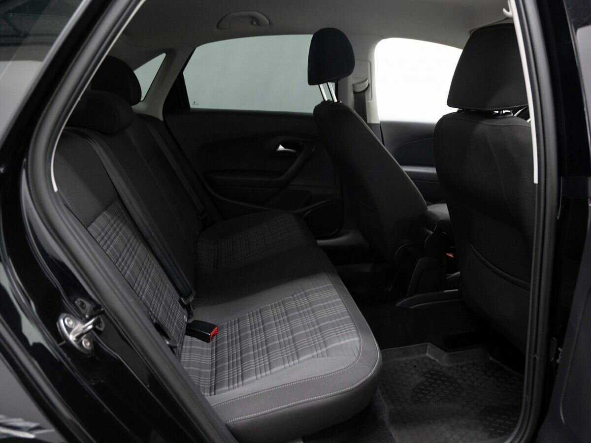 Volkswagen Polo с пробегом — 2016 год. Фото: #9