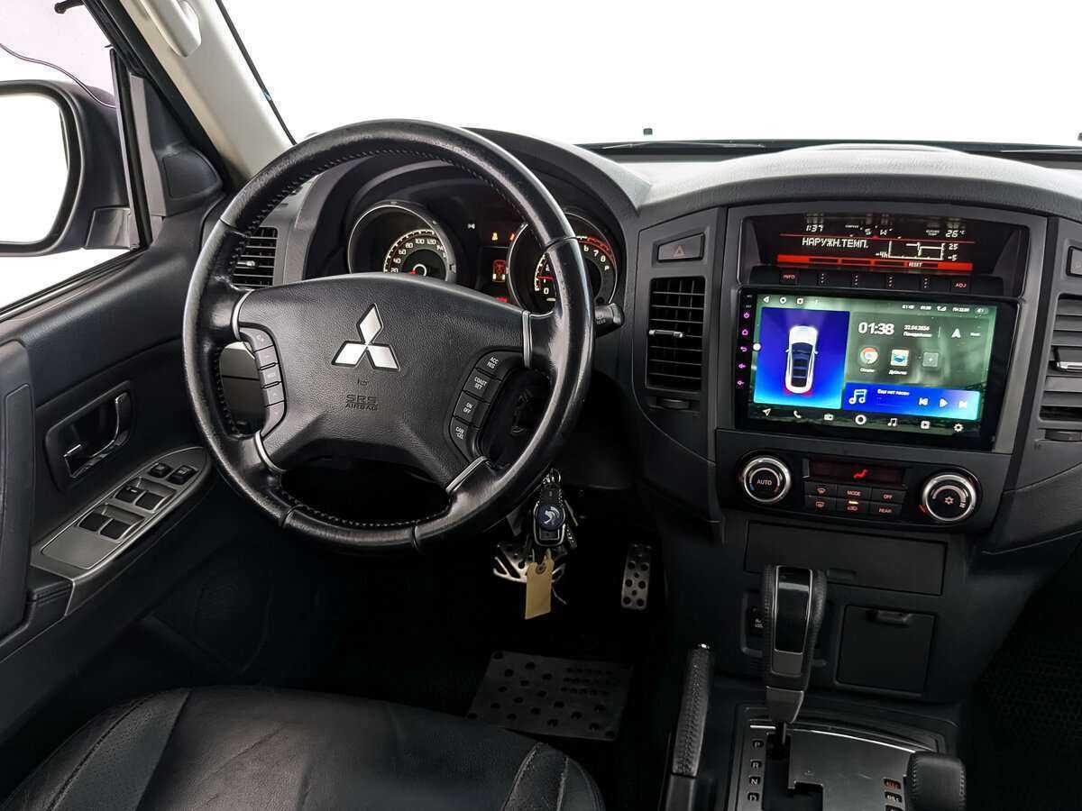 Mitsubishi Pajero с пробегом — 2013 год. Фото: #20