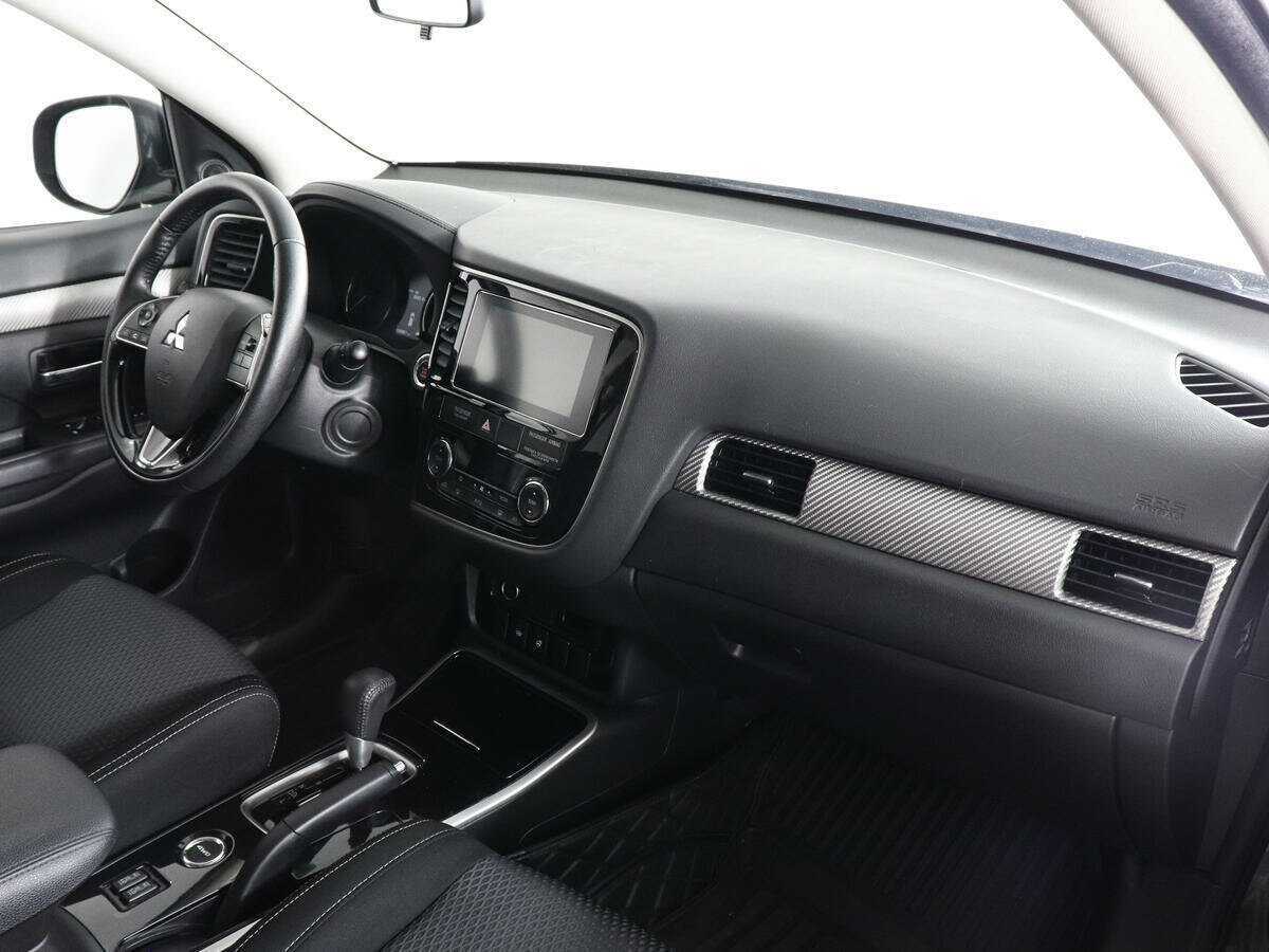 Mitsubishi Outlander с пробегом — 2018 год. Фото: #9