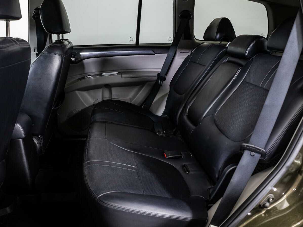 Mitsubishi Pajero Sport с пробегом — 2015 год. Фото: #9