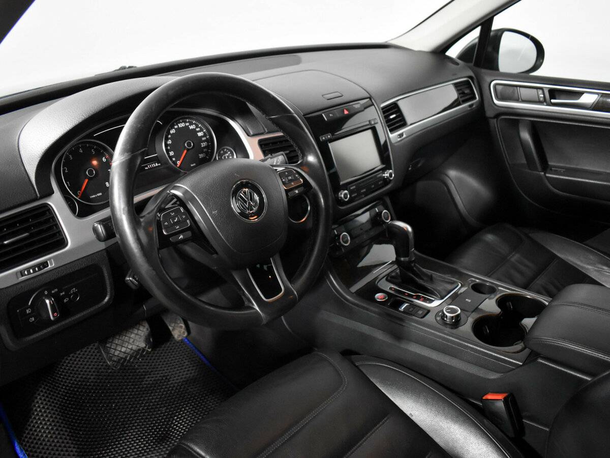 Volkswagen Touareg с пробегом — 2014 год. Фото: #6