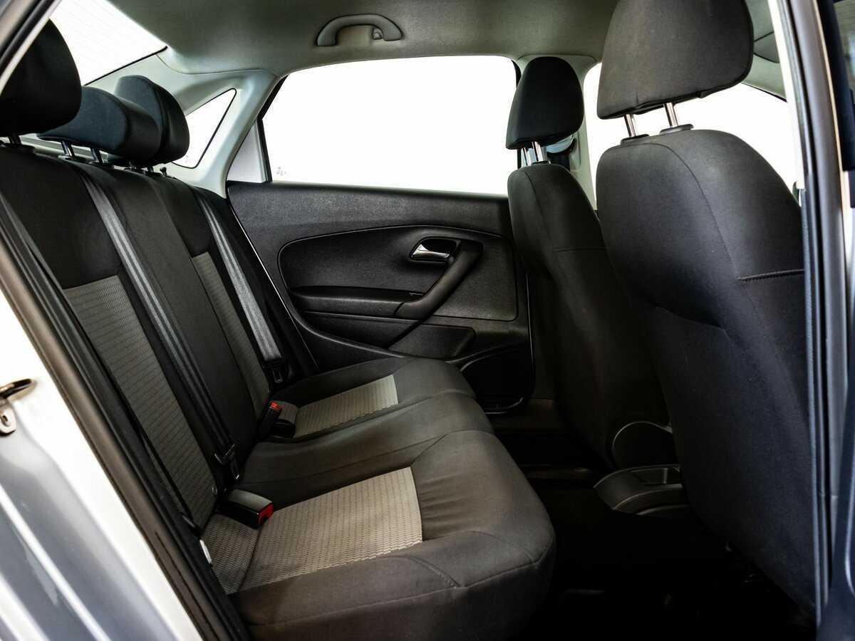 Volkswagen Polo с пробегом — 2013 год. Фото: #10