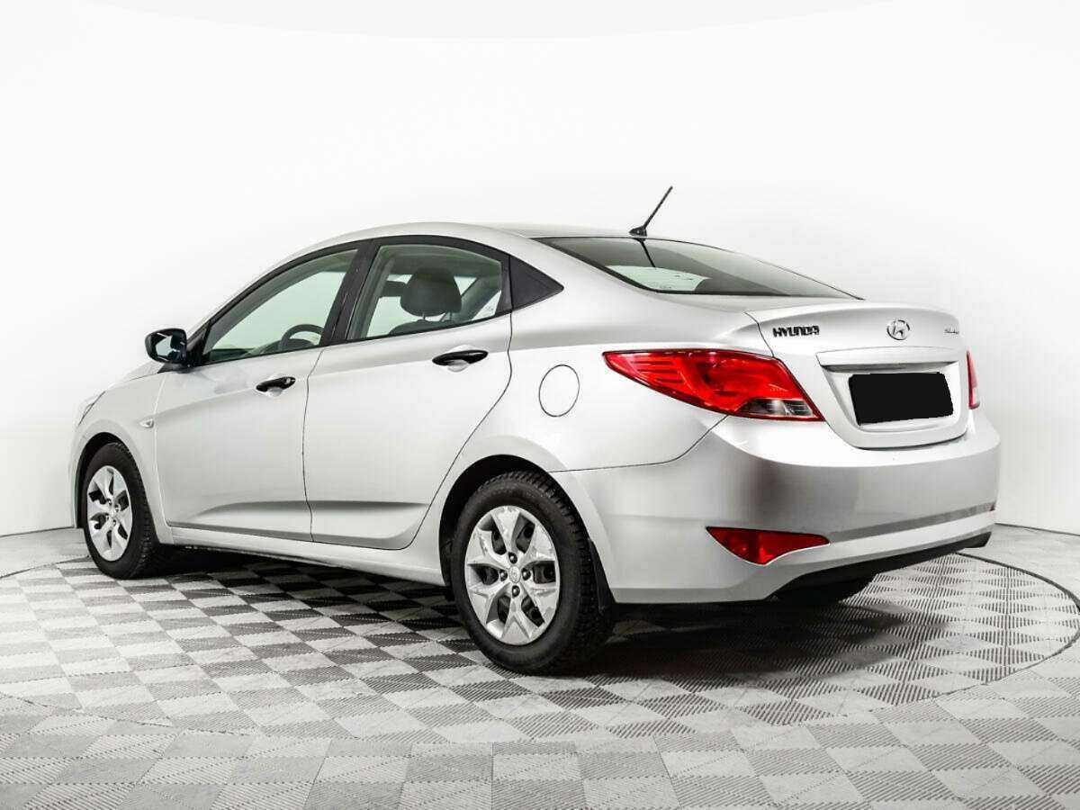 Hyundai Solaris с пробегом — 2015 год. Фото: #6