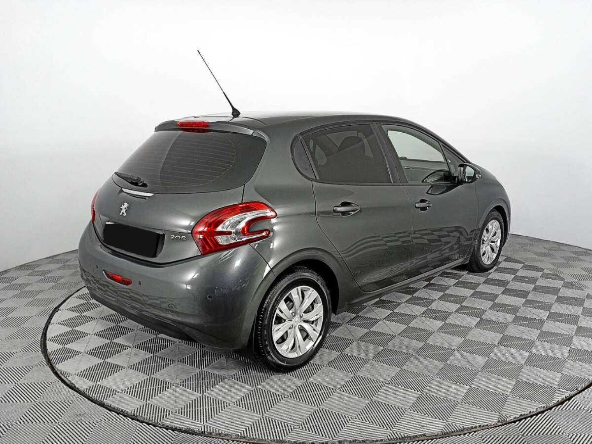 Peugeot 208 с пробегом — 2013 год. Фото: #4