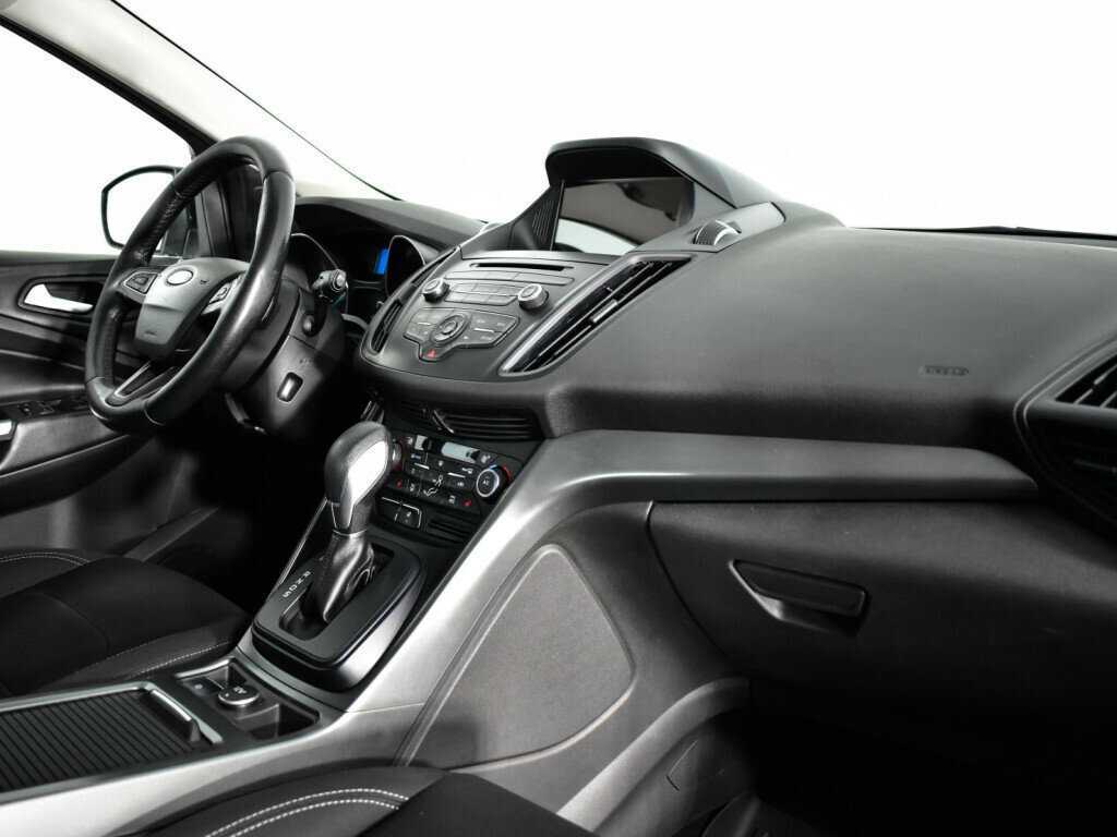 Ford Kuga с пробегом — 2017 год. Фото: #8