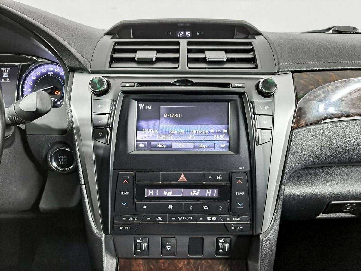 Toyota Camry с пробегом — 2015 год. Фото: #9