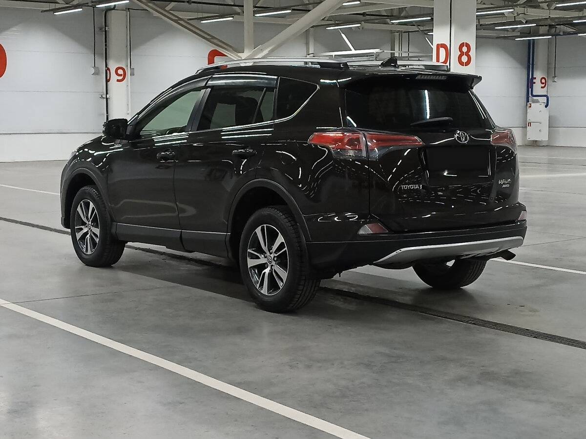 Toyota RAV4 с пробегом — 2016 год. Фото: #6
