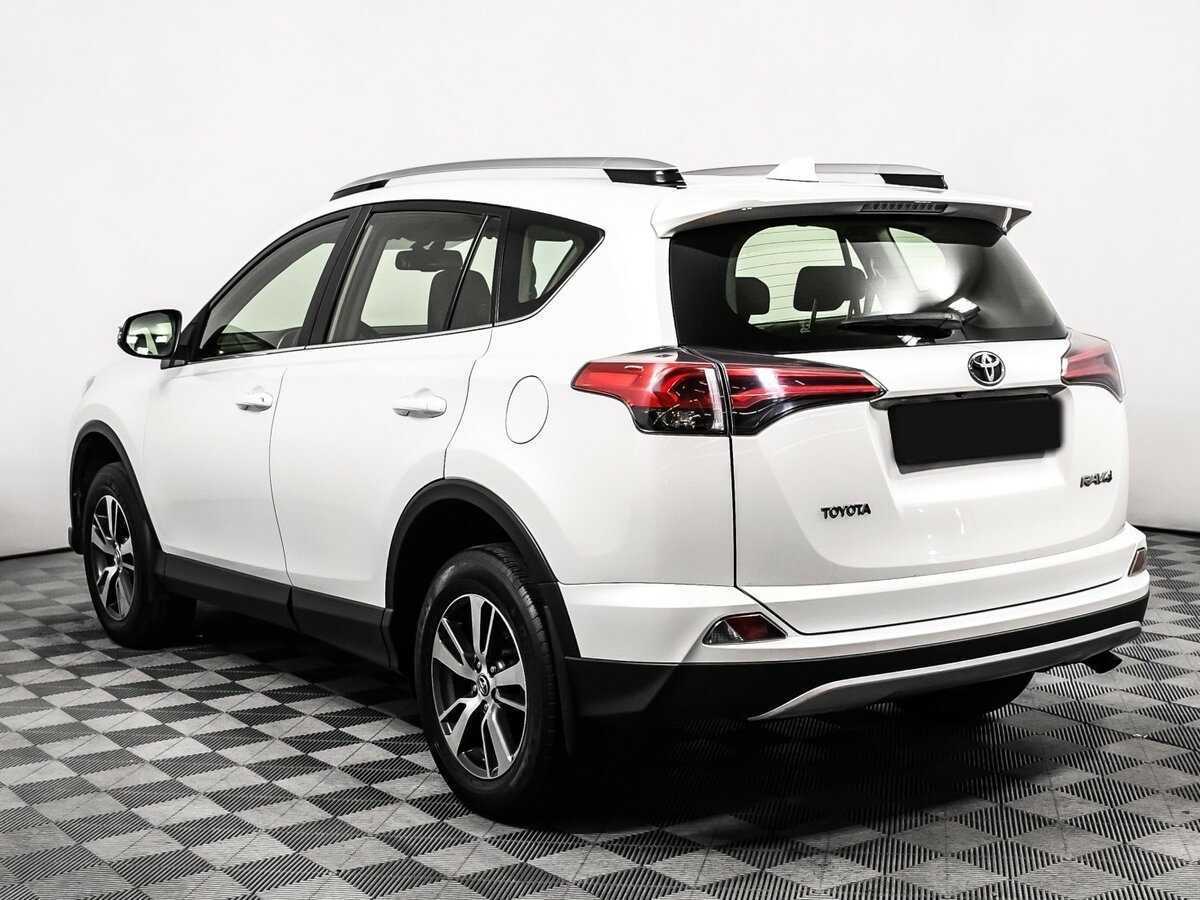 Toyota RAV4 с пробегом — 2016 год. Фото: #6