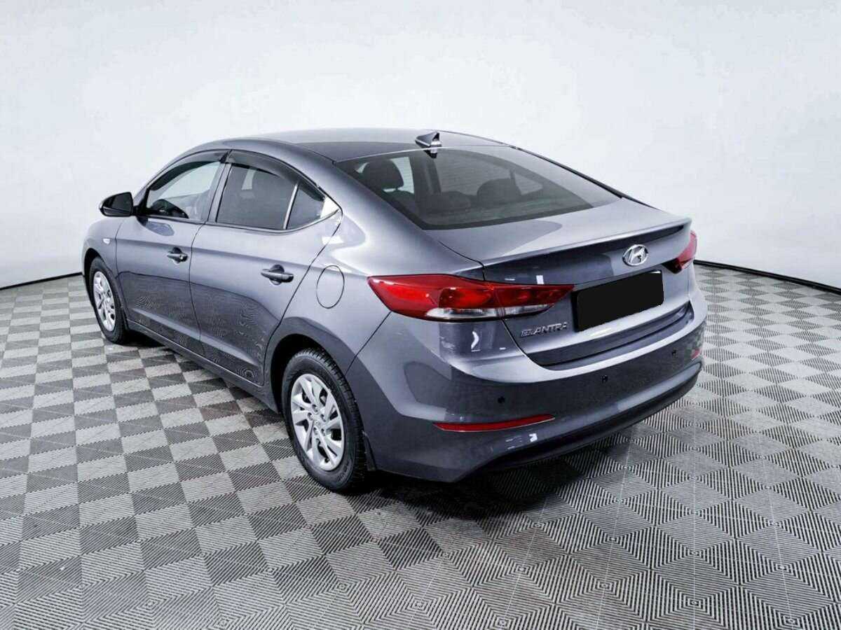 Hyundai Elantra с пробегом — 2018 год. Фото: #6
